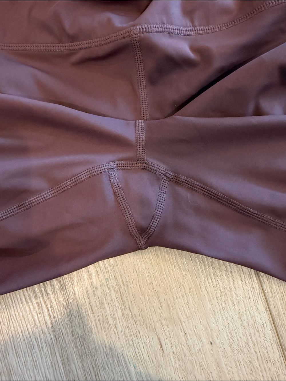 Vuori Women's High-Rise Stride Leggings Chestnut Brown Size LARGE VW429
NWOT - Picture 4 of 6